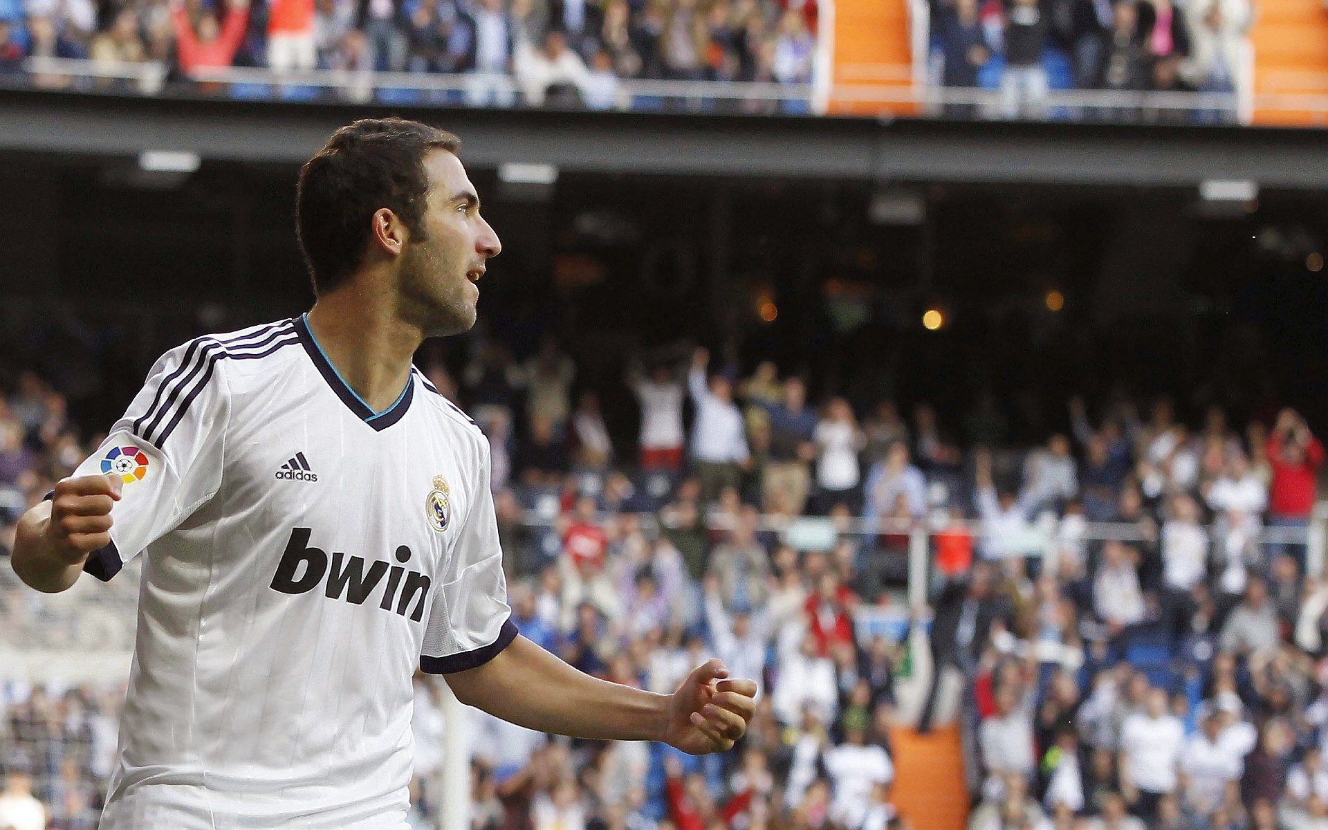 开云体育入口-点火，升空！F1巴林揭幕战，维斯塔潘驾驶火箭红牛，一骑绝尘碾压全场